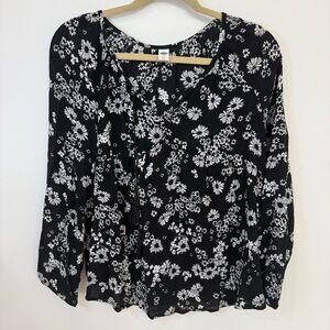 OLD NAVY Floral Black and White Women's Top Size Small